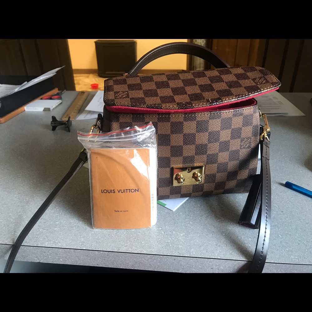 Authentic Louis Vuitton crosslett